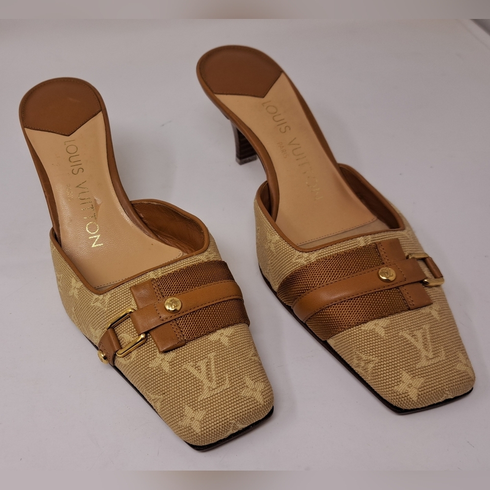Louis Vuitton Women's Squared Toe Monogram Brown Pumps Authentic 34.5 IT/ 4.5 US - Picture 3 of 10